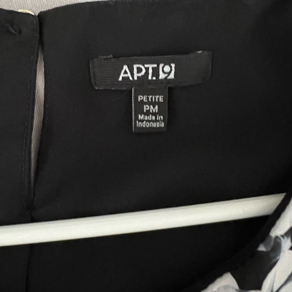 Apt 9 Black and White Sleeveless Top - Picture 6 of 6